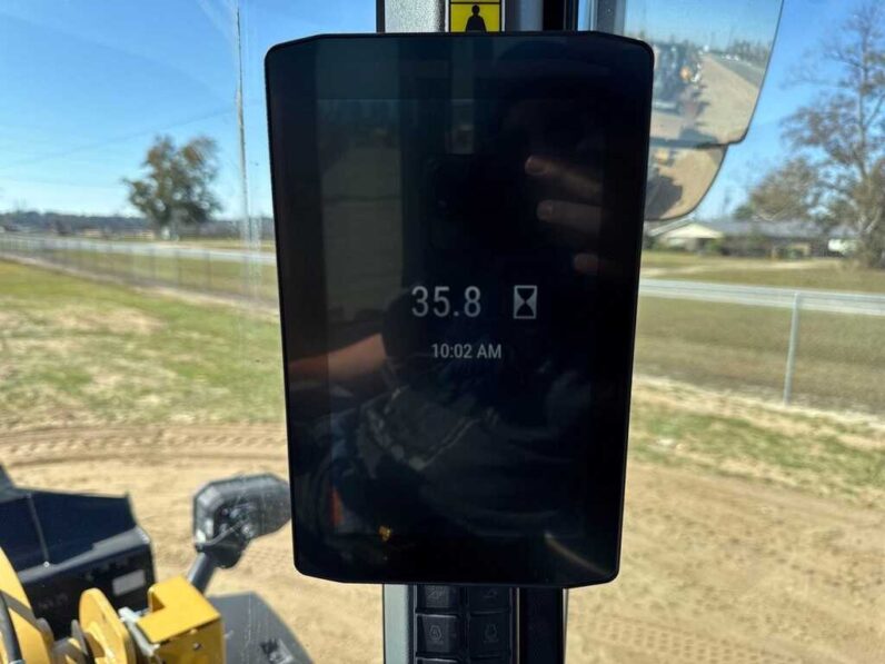 
								2024 Caterpillar 930 full									