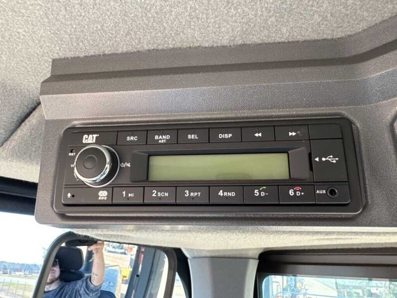 
								2024 Caterpillar 930 full									