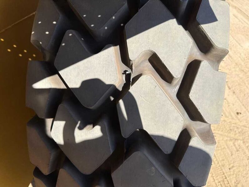 
								2024 Caterpillar 930 full									