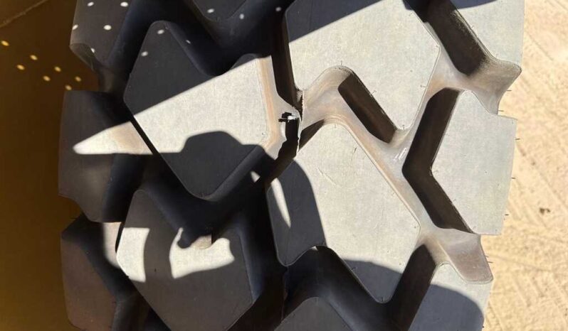 
								2024 Caterpillar 930 full									