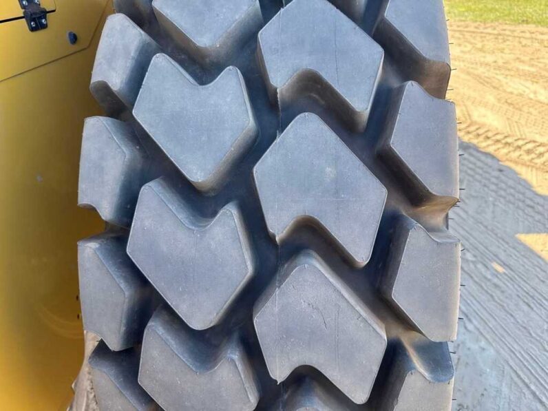 
								2024 Caterpillar 930 full									