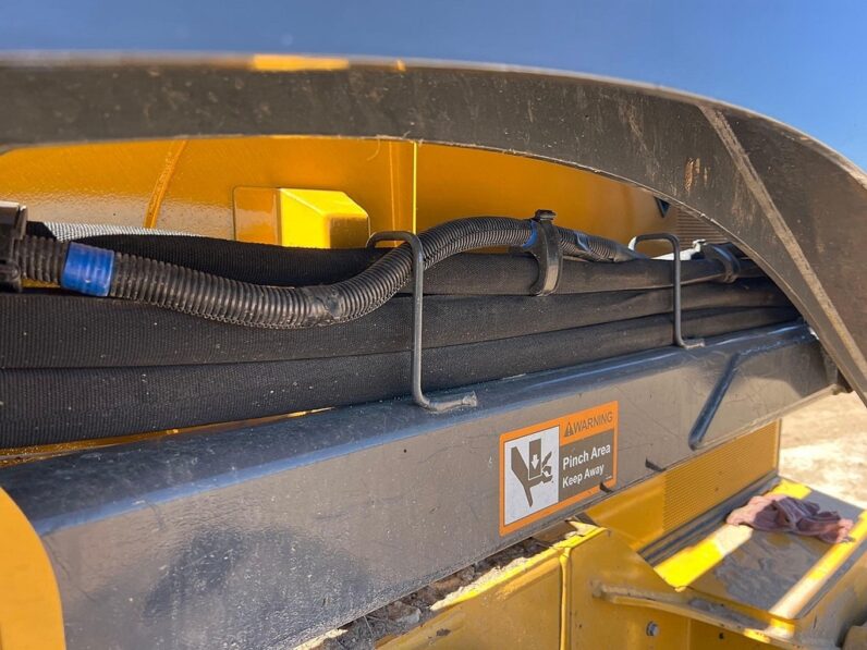 
								2023 John Deere 333G full									