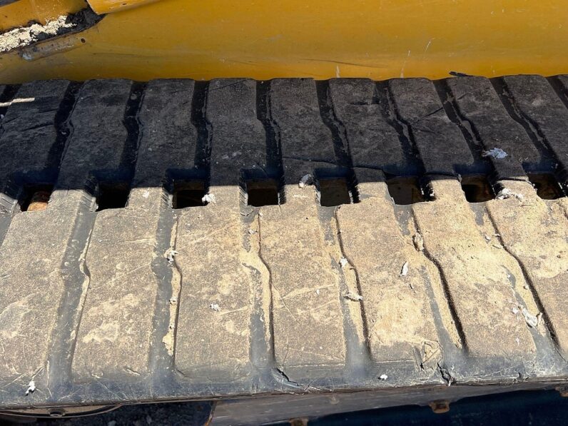 
								2023 John Deere 333G full									