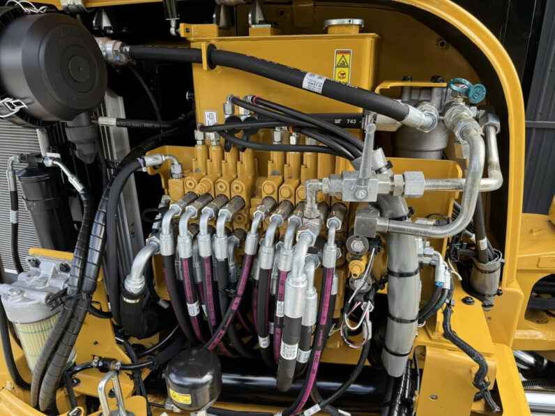 
								2019 Caterpillar 305.5E2 CR full									